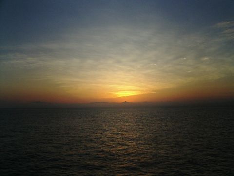 津軽海峡に沈む夕日